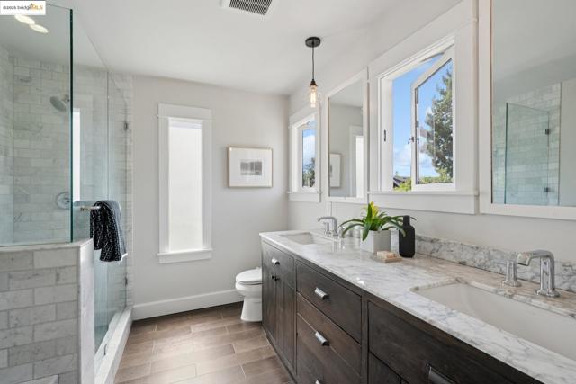 1811 Parker St, Berkeley CA: https://media.crmls.org/mediaz/4c058474-7ed0-48d6-822c-ac43d1fc80a1.jpg