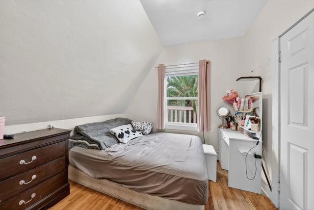 309 N 5th Street, San Jose CA: https://media.crmls.org/mediaz/4c059b4a-d126-436c-a403-5fb29e996b63.jpg