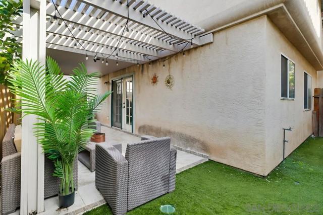 554 Friendly Ct E, El Cajon CA: https://media.crmls.org/mediaz/4c061263-be9a-4882-9d0a-2590ba431f47.jpg