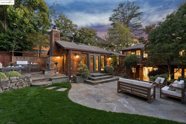 38 Bonita Ave., Piedmont CA: https://media.crmls.org/mediaz/4c075b5f-8f1a-47de-9991-b14263e05040.jpg
