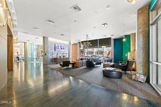 840 E Green Street, Pasadena CA: https://media.crmls.org/mediaz/4c07ad8d-5c18-4797-a58f-94ce1993274e.jpg
