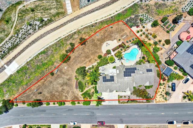 17342 Tam O Shanter Dr, Poway CA: https://media.crmls.org/mediaz/4c07af6f-b25f-445b-a8db-7511a4f64add.jpg