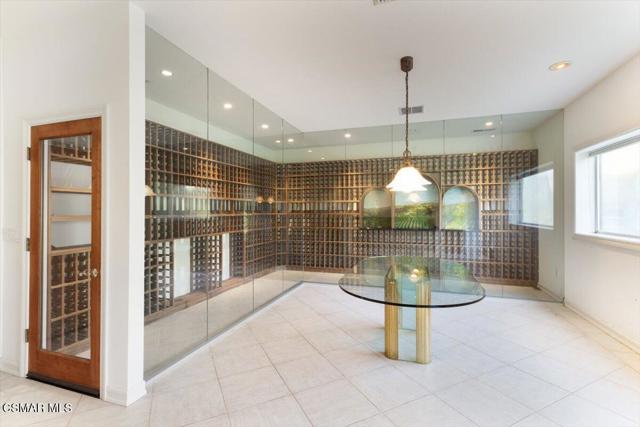 8445 Roseland Avenue, Moorpark CA: https://media.crmls.org/mediaz/4c0815fa-b5c3-4da4-9de6-bbba43ecbc44.jpg