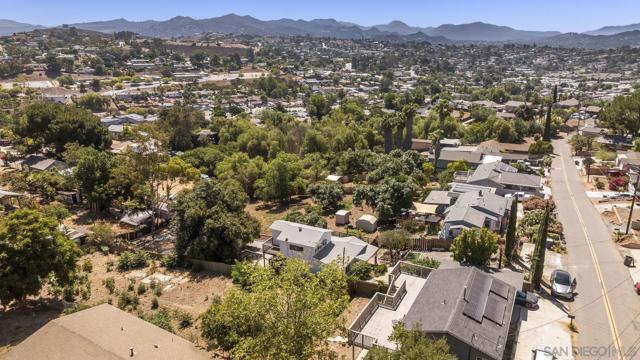 8545 Gardena Rd, Lakeside CA: https://media.crmls.org/mediaz/4c082d6a-face-4e01-8b1d-2ceb0bc7ada3.jpg