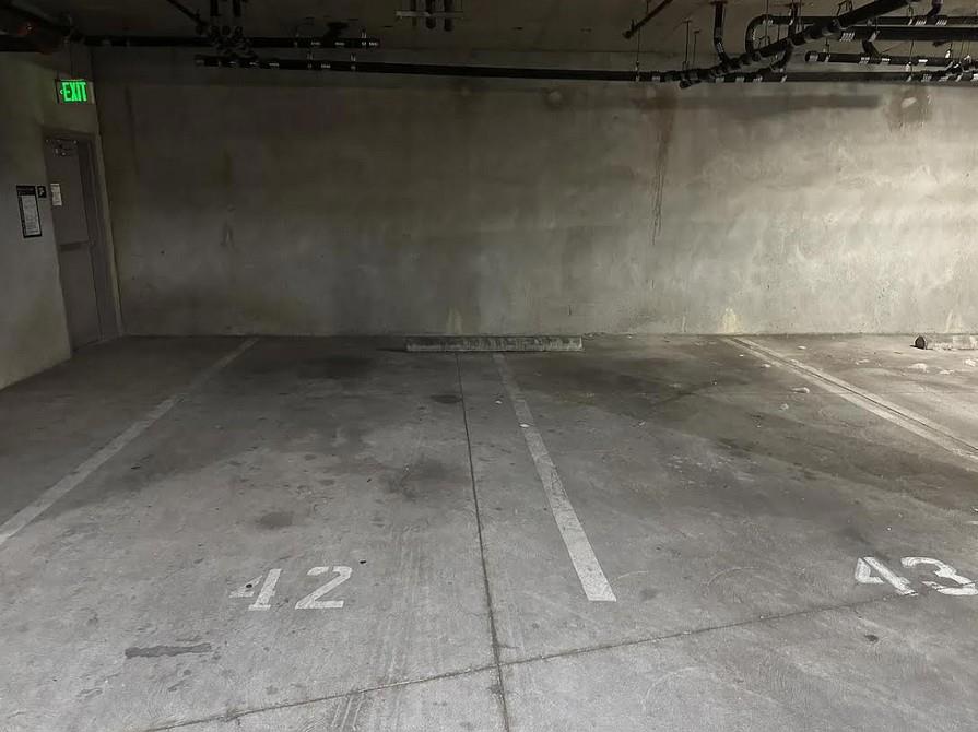 https://media.crmls.org/mediaz/4c08351c-e4b1-40f4-bad7-fcaaa8d618a6.jpg?preset=X-Large