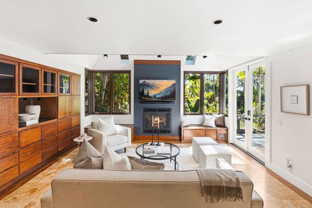 Detail Gallery Image 14 of 46 For 1765 Ivy Rd, Oceanside,  CA 92054 - 4 Beds | 3/1 Baths