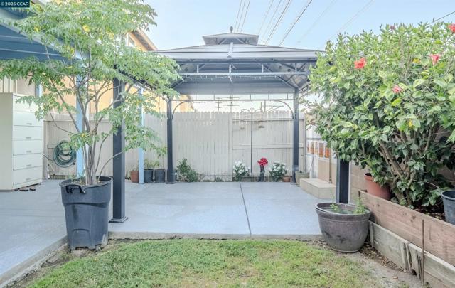 7519 Georgica Way, Sacramento CA: https://media.crmls.org/mediaz/4c09ab0d-6ece-42ef-b519-41a768b9857e.jpg