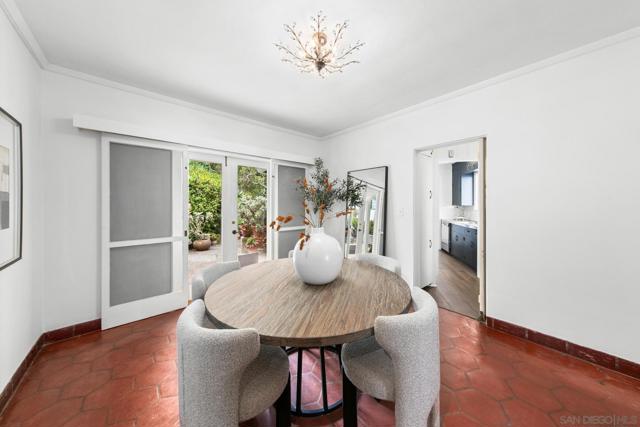 7520 Hillside Dr, La Jolla CA: https://media.crmls.org/mediaz/4c09cdcb-8460-46ad-97e4-69b73b31a475.jpg