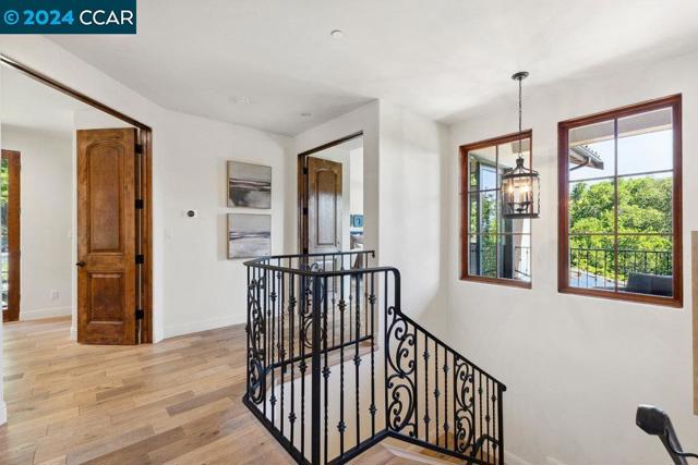 Image 32 of 60 For 1740 Toyon Rd
