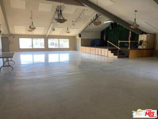 84250 Indio Springs Drive, Indio CA: https://media.crmls.org/mediaz/4c09f1a8-e8eb-4773-ae98-2e4c69ebfcd6.jpg