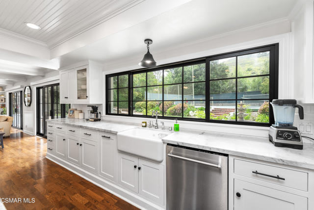 1211 Ridgecrest Place, Westlake Village CA: https://media.crmls.org/mediaz/4c09fd21-f03d-4f0a-8a53-e0df94e37b97.jpg