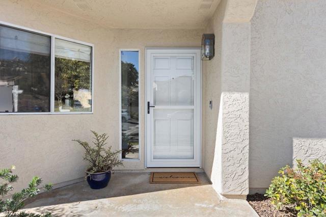 Detail Gallery Image 4 of 45 For 2101 Winged Foot, Escondido,  CA 92026 - 2 Beds | 2 Baths