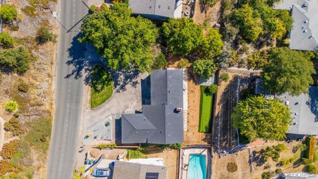 198 Croydon Ln, El Cajon CA: https://media.crmls.org/mediaz/4c0af8bd-ecfc-4cc5-9636-473e87e0d02d.jpg