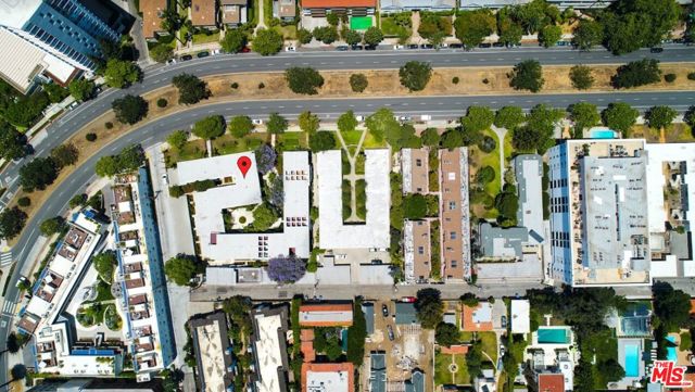 Image 2 of 14 For 130 San Vicente Boulevard 132 B