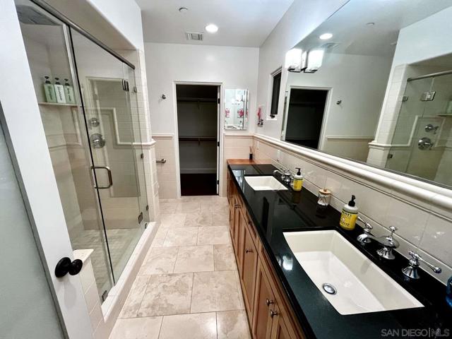 5103 W Wooley Rd, Oxnard CA: https://media.crmls.org/mediaz/4c0b9ece-24a6-41cd-b9a1-42a4514fc9e5.jpg