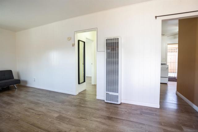 12643 Castle Court Dr, Lakeside CA: https://media.crmls.org/mediaz/4c0bc82f-6c17-4590-b114-445a11a3fb75.jpg