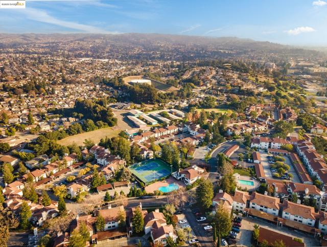 21071 Gary Dr, Hayward CA: https://media.crmls.org/mediaz/4c0bfc9b-fa17-41cd-b47b-9b2ff6aaf331.jpg