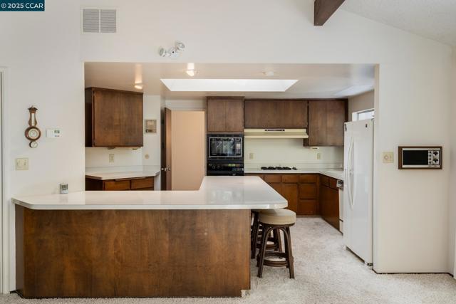 200 Lark Ln, Alamo CA: https://media.crmls.org/mediaz/4c0dd1a7-6cde-4f61-996e-177a39ef7a06.jpg