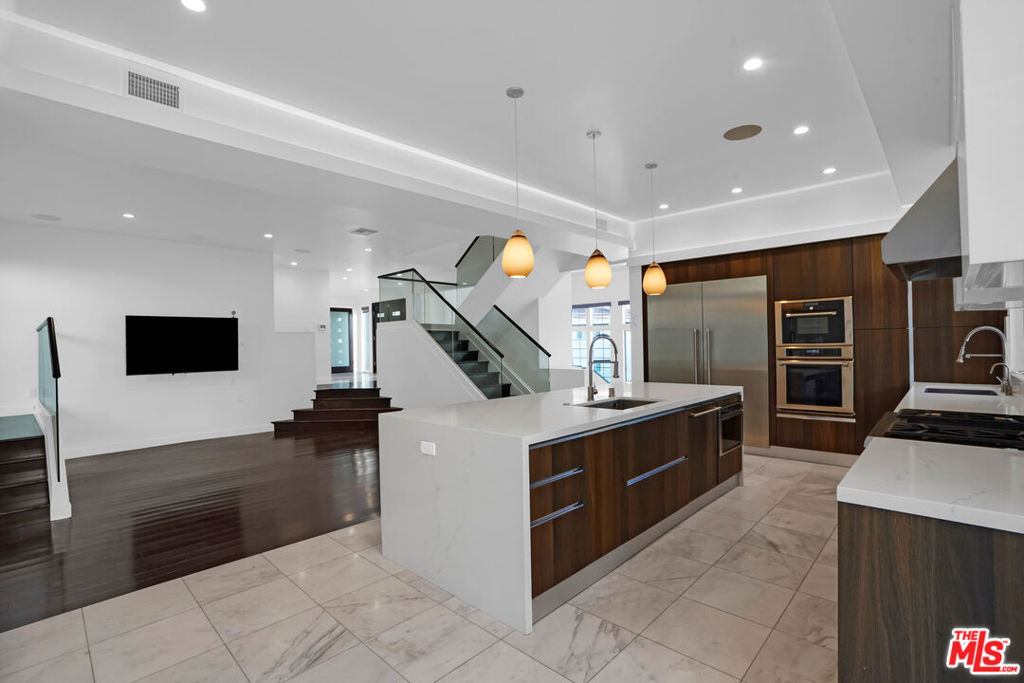 3832 Shannon Road