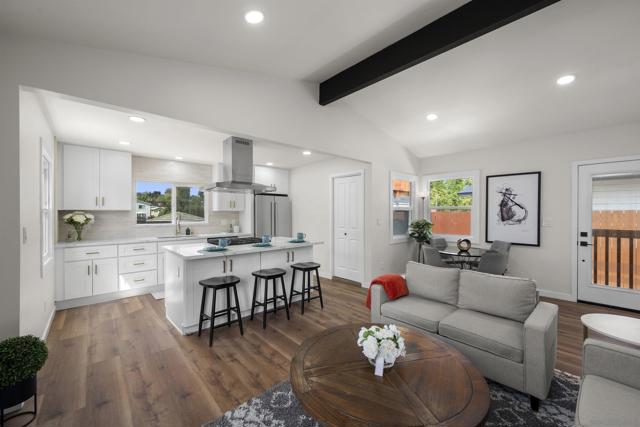 3675 Herbert St, San Diego CA: https://media.crmls.org/mediaz/4c0e9813-58ba-4549-aef5-0c75f414988e.jpg