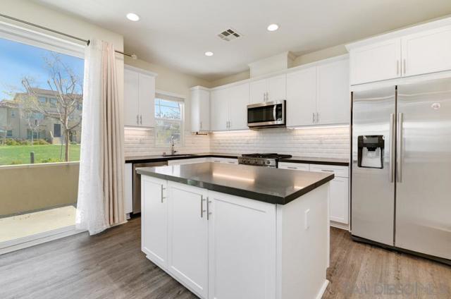 4314 Star Path Way, Oceanside CA: https://media.crmls.org/mediaz/4c0e9b41-4b51-4412-bb92-f18c2cfce469.jpg