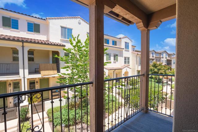 16206 Veridian Cir, San Diego CA: https://media.crmls.org/mediaz/4c0eb842-b803-434e-b533-5e14722dcdfa.jpg