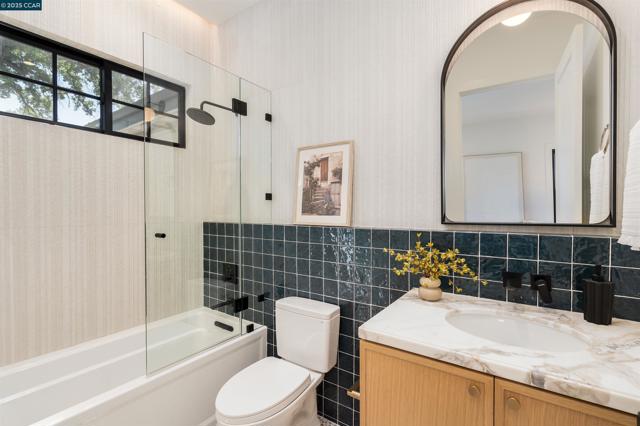 238 Cameo Dr, Danville CA: https://media.crmls.org/mediaz/4c0f4179-6430-4097-b1b3-e4d304eaaf06.jpg