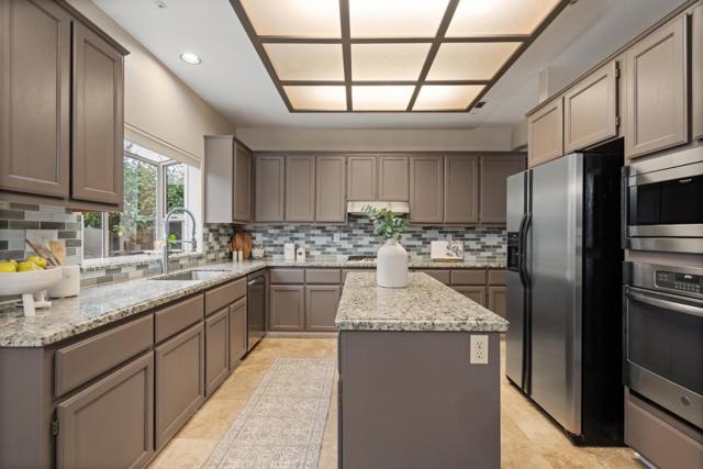 1258 De Cunha Court, Salinas CA: https://media.crmls.org/mediaz/4c0f4f90-bdb6-4ee8-85ac-a23909b900d8.jpg