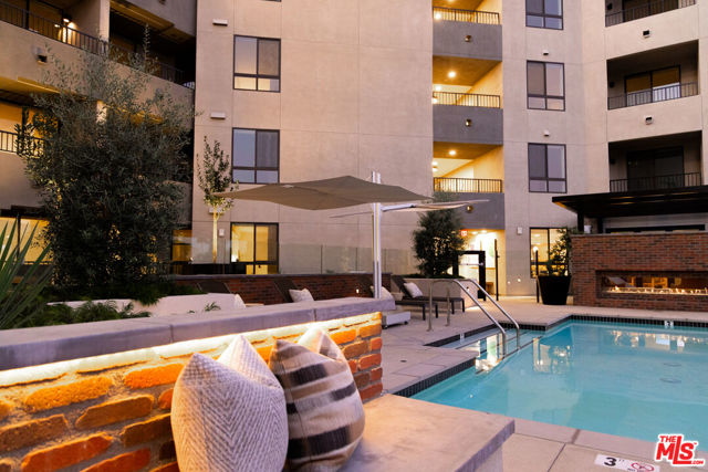 7566 W Sunset Boulevard, Los Angeles CA: https://media.crmls.org/mediaz/4c101b1c-beb2-42d3-9d9a-688dfeacf44c.jpg