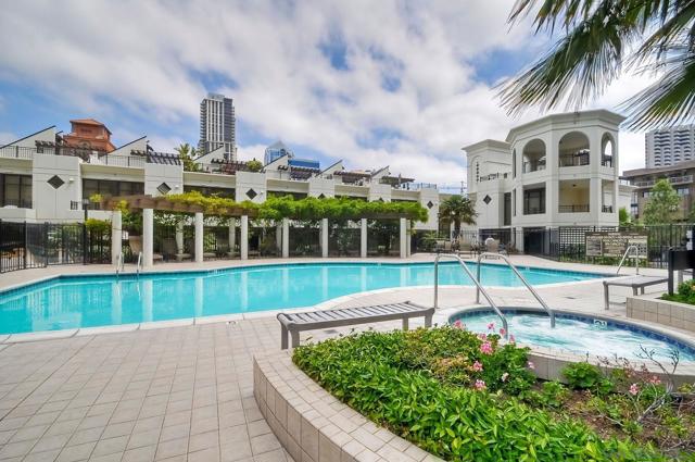 700 W Harbor Dr, San Diego CA: https://media.crmls.org/mediaz/4c104d03-a9d8-4616-b856-6cd3db009403.jpg
