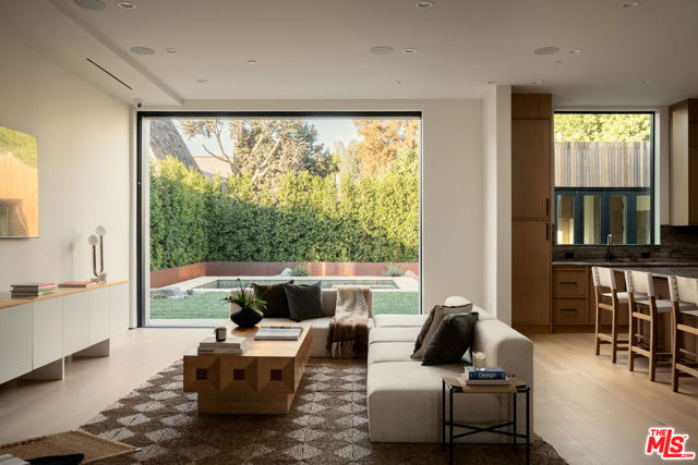 6671 Colgate Avenue, Los Angeles CA: https://media.crmls.org/mediaz/4c10b435-cc61-44a9-a3e4-f22a4c6534af.jpg