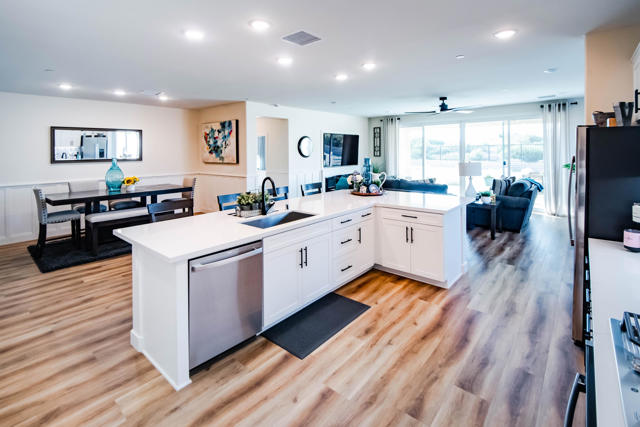 42695 Torno Place, Indio CA: https://media.crmls.org/mediaz/4c1235dc-69ca-4b69-acb6-90a8ccf354c1.jpg