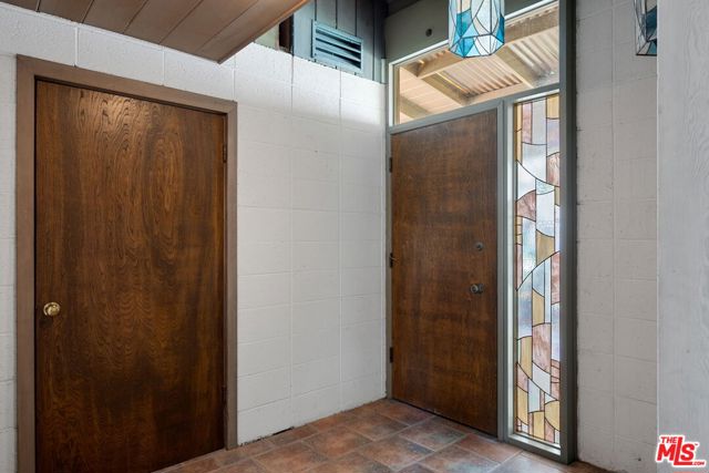 8400 Encino Avenue, Northridge CA: https://media.crmls.org/mediaz/4c126d34-90fb-484b-bc12-2e2ee6cade00.jpg