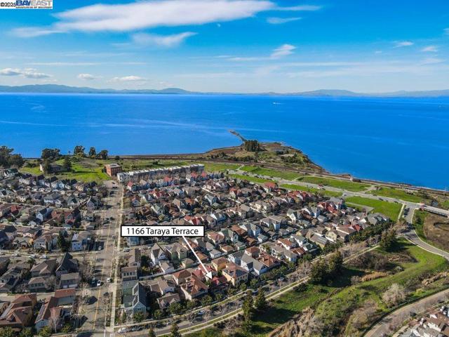 1166 Taraya Terrace, Hercules CA: https://media.crmls.org/mediaz/4c1388ba-85c2-4351-9838-368a9ddfd9e4.jpg