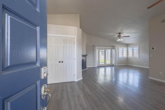 890 Sloat Drive, Salinas CA: https://media.crmls.org/mediaz/4c13b4c8-1445-42ed-ba67-462c7550b7f0.jpg