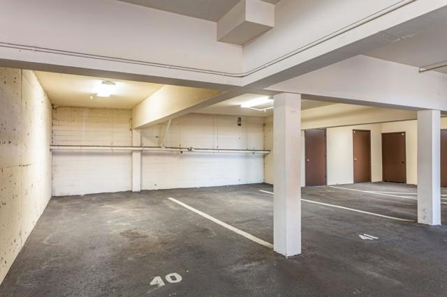 156 Mar Vista Drive, Monterey CA: https://media.crmls.org/mediaz/4c1471ef-b98e-4529-97cb-24f24f67c741.jpg