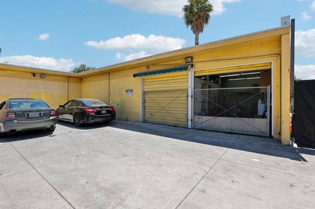1972 1972 Alum Rock Avenue, San Jose CA: https://media.crmls.org/mediaz/4c14d033-4a1f-4d6d-98ad-199af41ab7cf.jpg