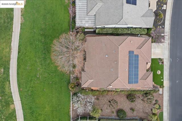 625 Pomona Dr, Brentwood CA: https://media.crmls.org/mediaz/4c1609ba-8ac5-4b67-8681-6a77f3f2fbba.jpg