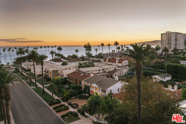 6 Bed Home for Sale in Santa Monica, California