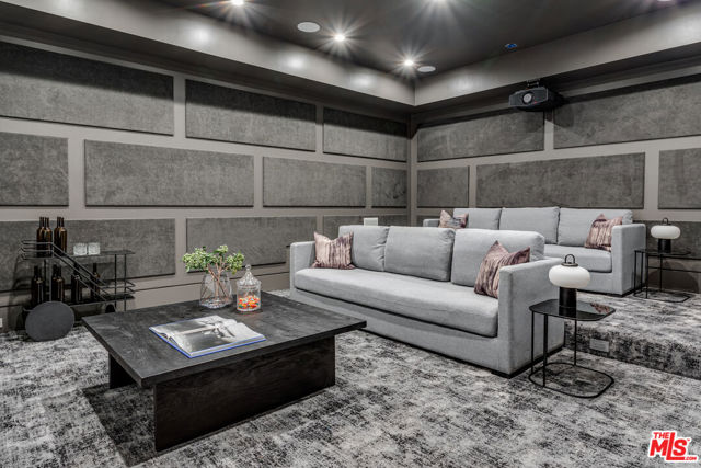 17228 Otsego Street, Encino CA: https://media.crmls.org/mediaz/4c16a3f5-6749-4fe5-b3d8-9c29a14d0c37.jpg