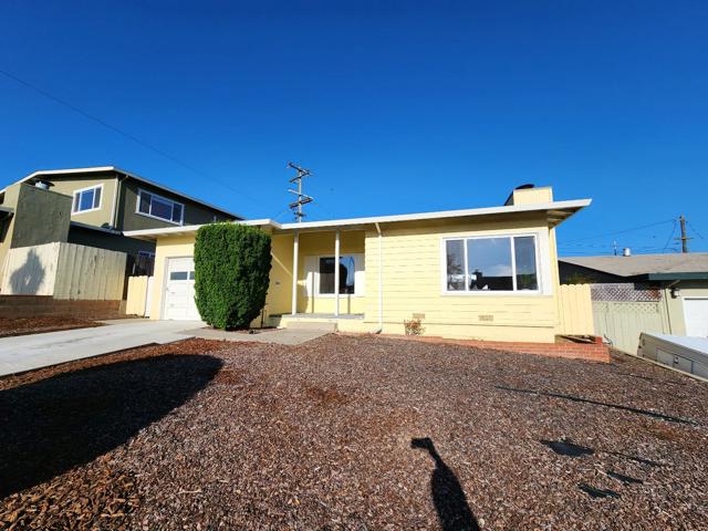 218 Forest View Drive, South San Francisco CA: https://media.crmls.org/mediaz/4c16a6c3-27c1-487a-84cd-10965f8b5cb6.jpg