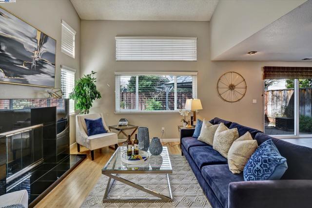 30 San Vicente Ct, Danville CA: https://media.crmls.org/mediaz/4c16ef8f-bc5f-4e61-a04e-3d479e4a8efe.jpg