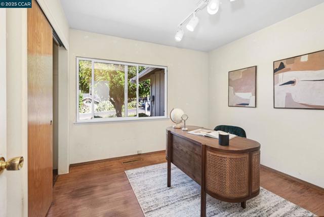 5 Dickenson Dr, Moraga CA: https://media.crmls.org/mediaz/4c171e93-e584-473d-b6e3-9a2e9171a17a.jpg
