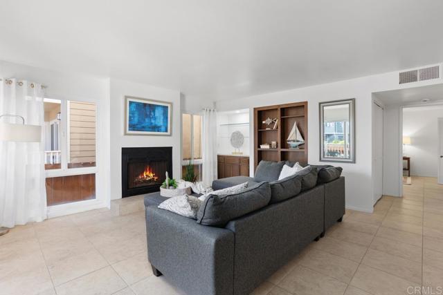 1112 S Pacific Street, Oceanside CA: https://media.crmls.org/mediaz/4c173fde-a456-4336-83dc-75880dc642a0.jpg