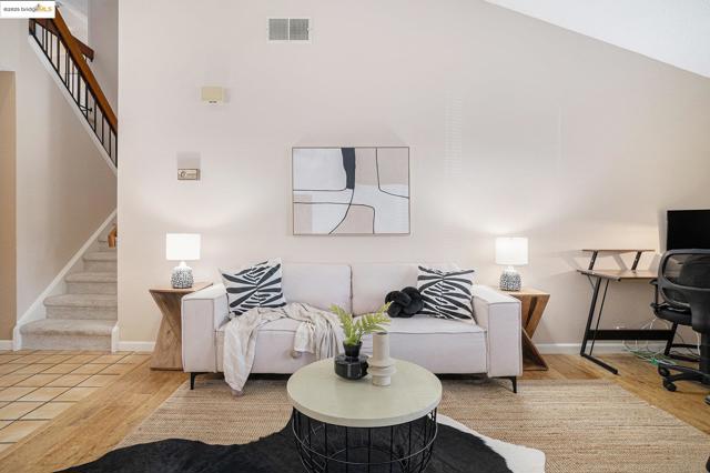 1039 Village Oaks Drive, Martinez CA: https://media.crmls.org/mediaz/4c1816d7-a925-40c6-9dba-245c8a03c881.jpg