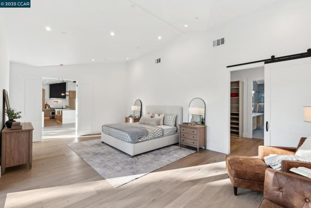 17 Julianne Ct, Walnut Creek CA: https://media.crmls.org/mediaz/4c181f09-6dc9-4342-89b6-04c7c81501e8.jpg