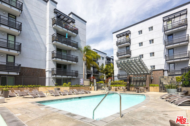 629 East Traction Avenue, 442
