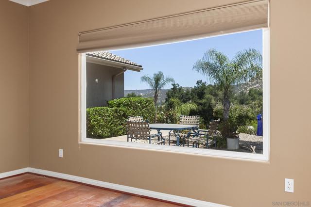 25151 Hereford Dr, Ramona CA: https://media.crmls.org/mediaz/4c18a42e-a8bb-42ce-9a87-2562269f8a2e.jpg