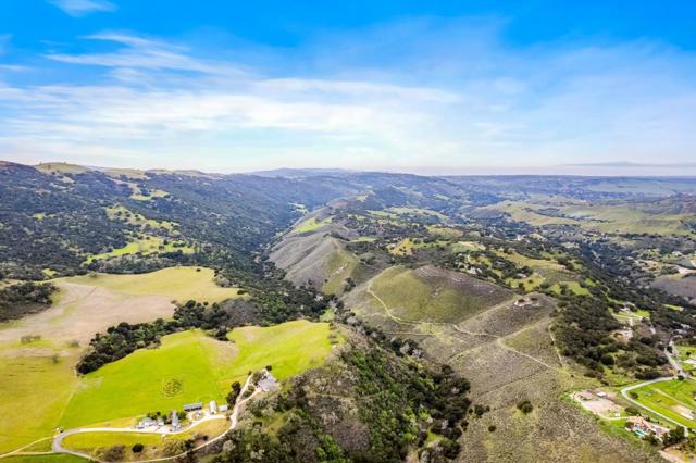 28750 Underwood Road, Salinas CA: https://media.crmls.org/mediaz/4c18adf9-b44e-4995-a577-2d1f9f6f9a04.jpg