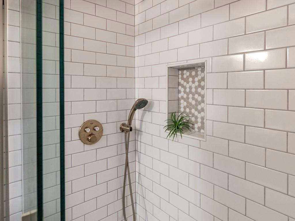 https://media.crmls.org/mediaz/4c18bbc4-0e7a-4a17-ba54-9949143cb661.jpg?preset=X-Large